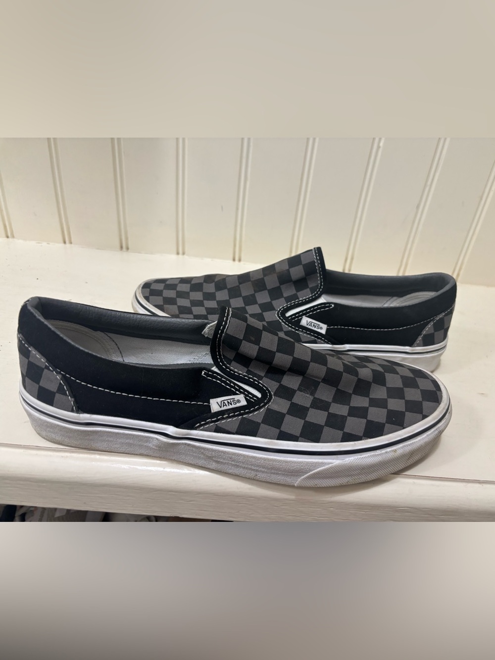 Vans men’s Classic Slip-On Checkerboard Shoes - Black/Grey